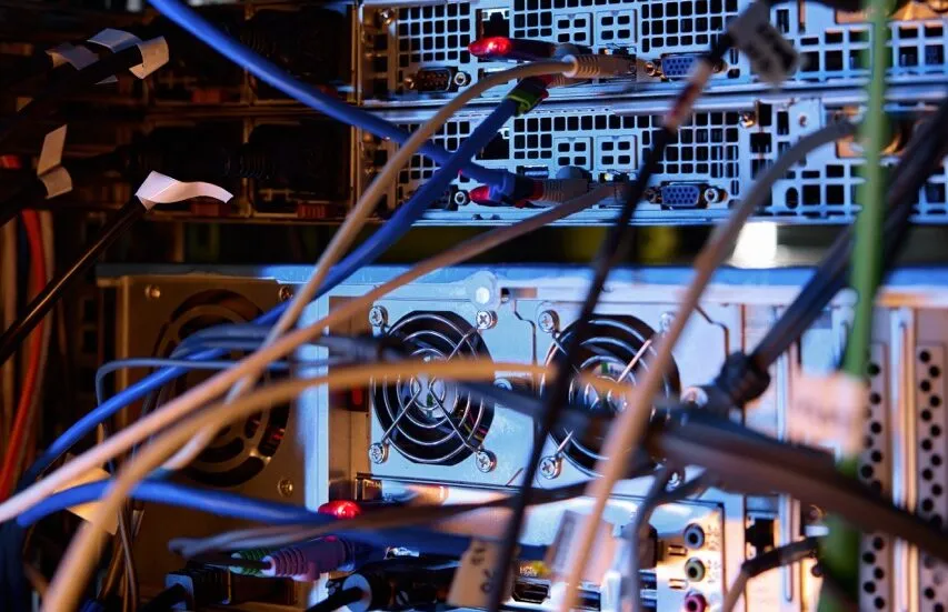 Closeup-Wires-Cables